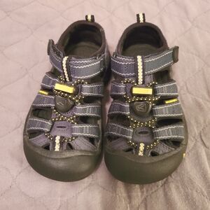 KEEN Kids' Newport H2 Closed Toe Water Sandal
